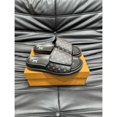 Louis Vuitton Slippers